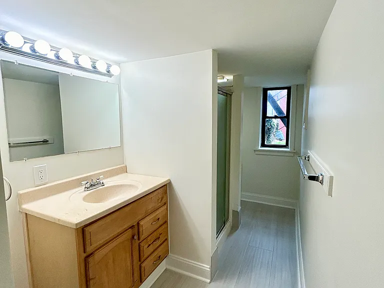 2124 Saint Paul St #B — Photo 6