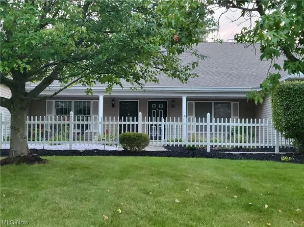558 Shadydale Dr, Canfield, OH 44406