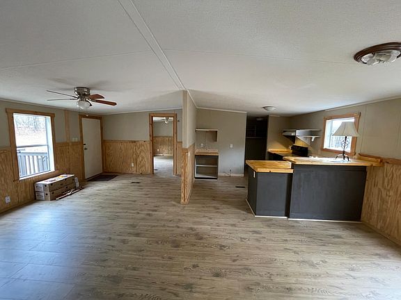 2nd image of 152 Harbor Dr