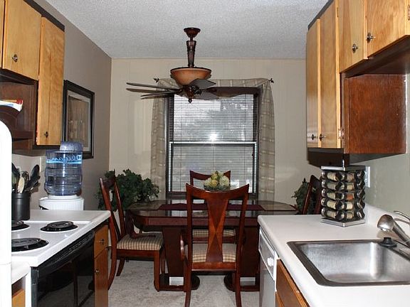 4th image of 10113 34th St W #343