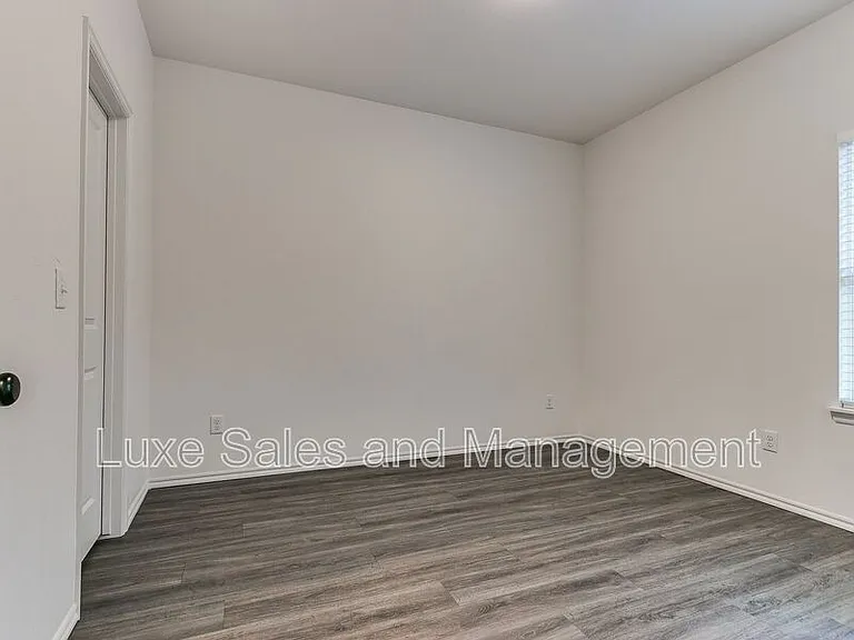8024 NW 110th Dr — Photo 24