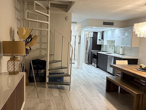 5th image of 87200 Overseas Hwy APT O10