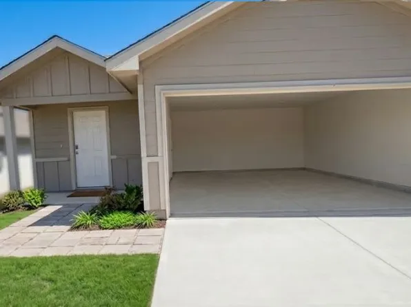 1236 Hickory Ln, Brenham, TX 77833