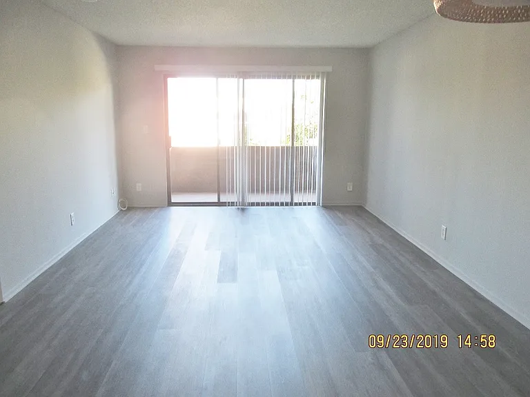 Lido Apartments - 3745 Glendon Ave — Photo 13