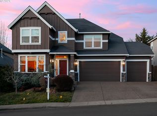 5215 N Wedgewood Loop, Newberg, OR 97132