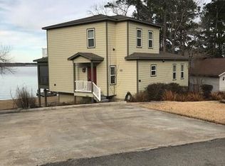 414 Lakefront Dr, Onalaska, TX 77360