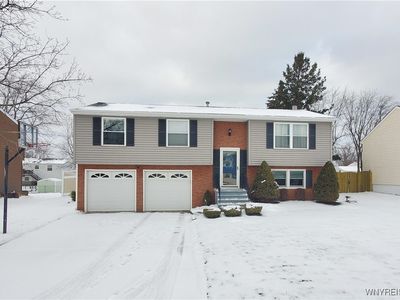 264 Oakbrook Dr, West Seneca, NY, 14224