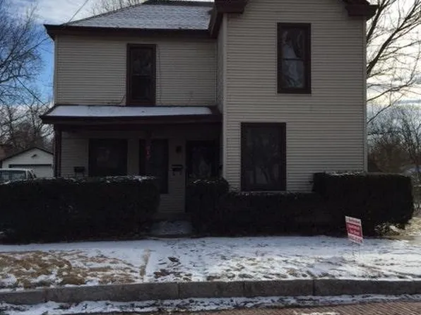 317 E 8th St #B, Alton, IL 62002