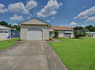 41 Virgin Islands Dr, Toms River, NJ 08757