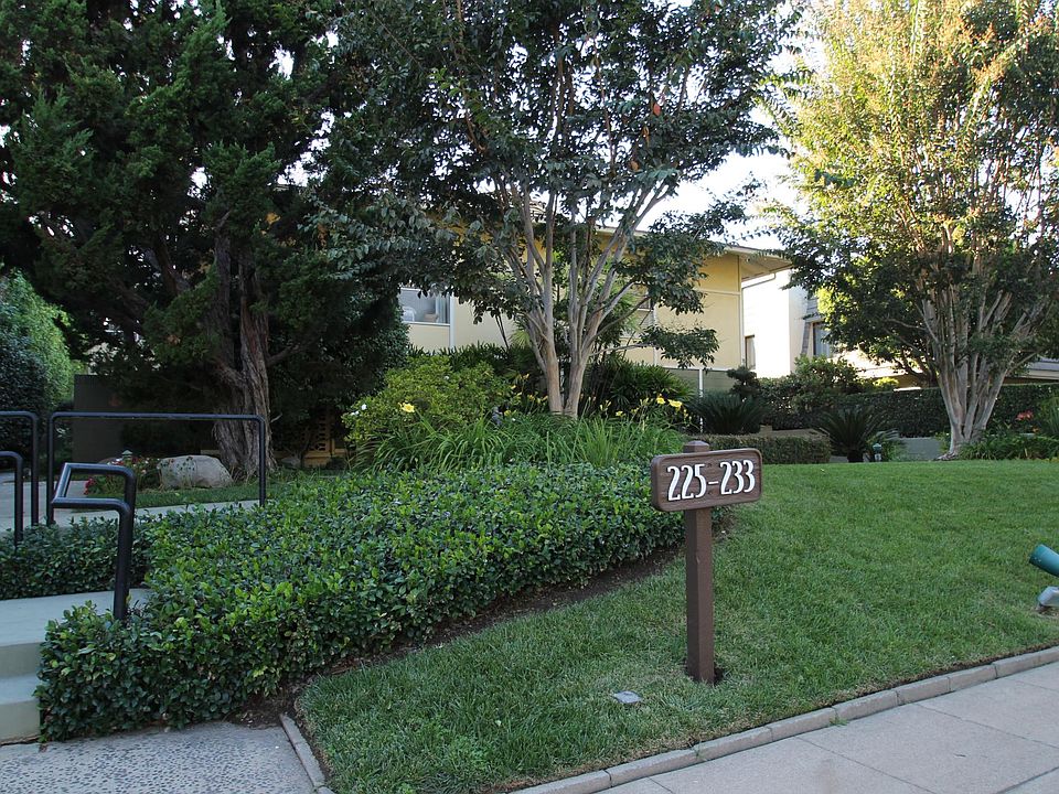2nd image of 225 S Orange Grove Blvd #225
