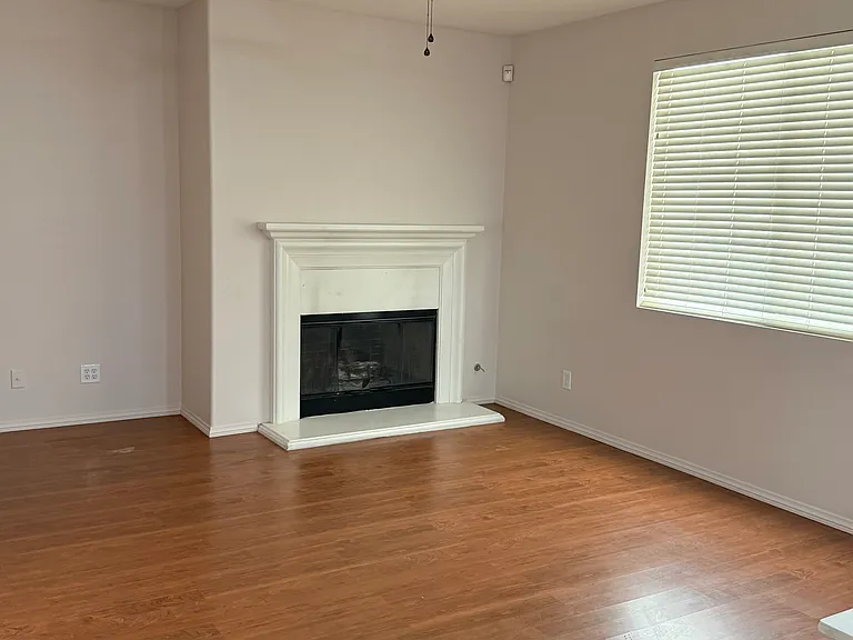 3045 W Newgrove St — Photo 7