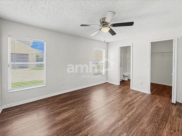 732 McLean Ct — Photo 9