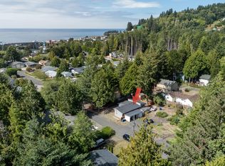 525 SE Melody St, Depoe Bay, OR 97341