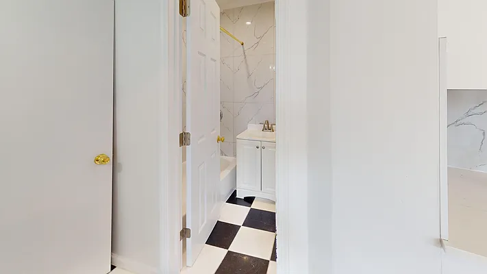 Rented by Bond New York | media 5