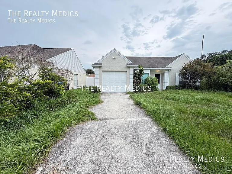 1663 Palm Leaf Dr — Photo 1