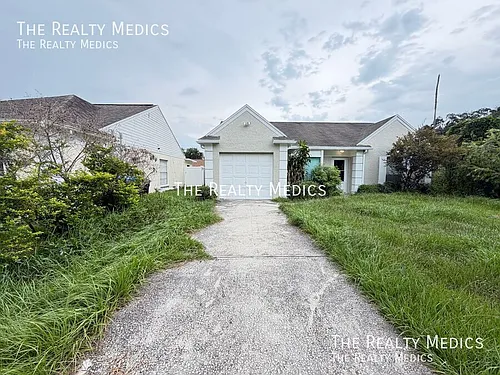 1663 Palm Leaf Dr Photo 1