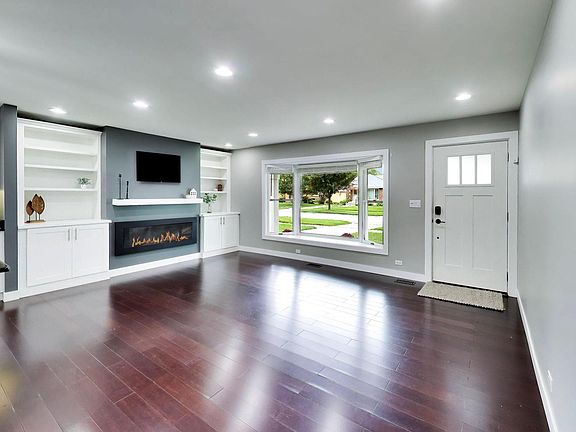 3rd image of 202 N Prospect Manor Ave