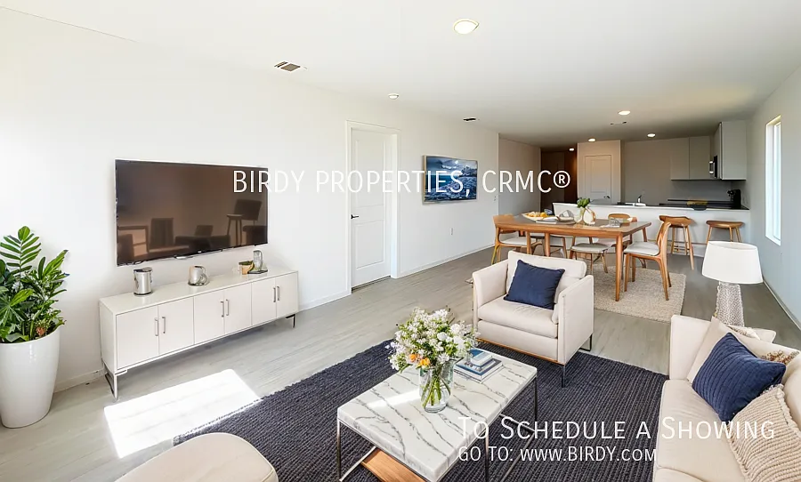"Charming 4-Bedroom Retreat with 2 Full Baths in San Antonio Spacious 1500 Sq Ft Home at 5842 Tal... — Photo 2