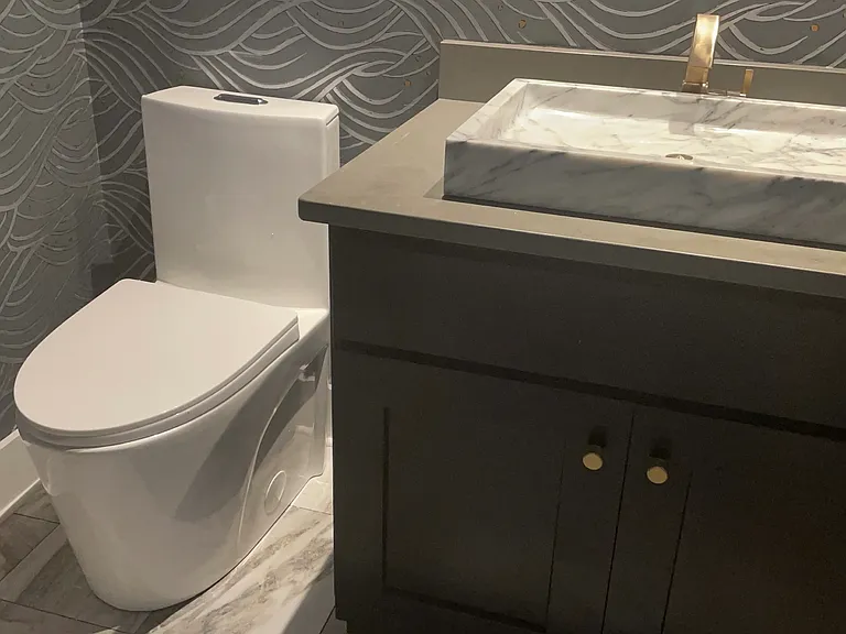 1/2 Bathroom
