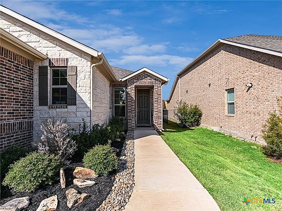 2nd image of 3204 De Luca Ct