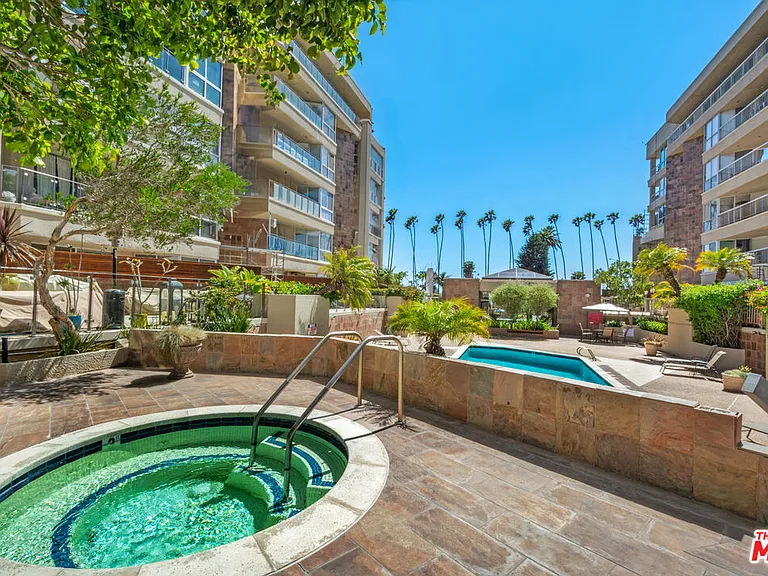 515 Ocean Ave #402S — Photo 49