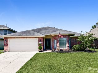 10627 Redwood Dr, Baytown, TX 77523