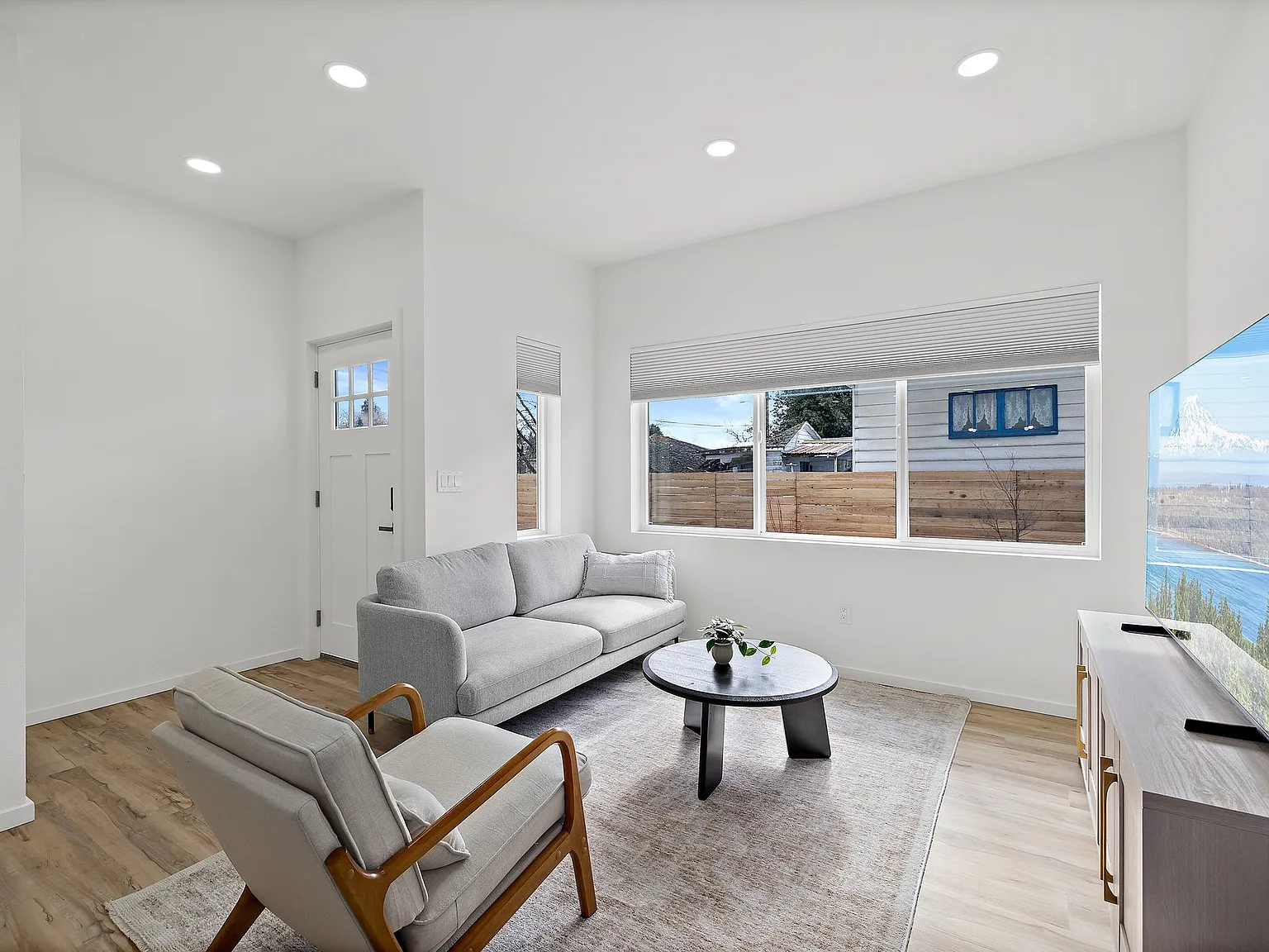 2 bed, 1.5 bath, 1000 sqft, $3,200 — Photo 1