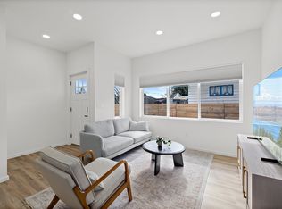 6204 46th Ave S #6204, Seattle, WA 98118