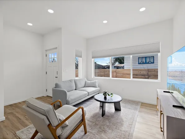 6204 46th Ave S #6204, Seattle, WA 98118