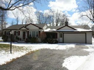 127 Creek Hill Ln, Rochester, NY 14625