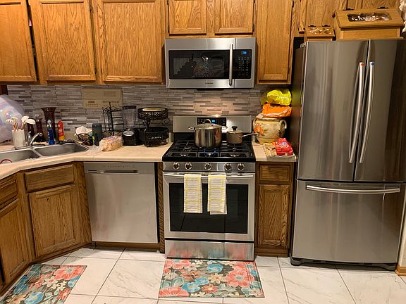 5th image of 1004 N Maywood Dr