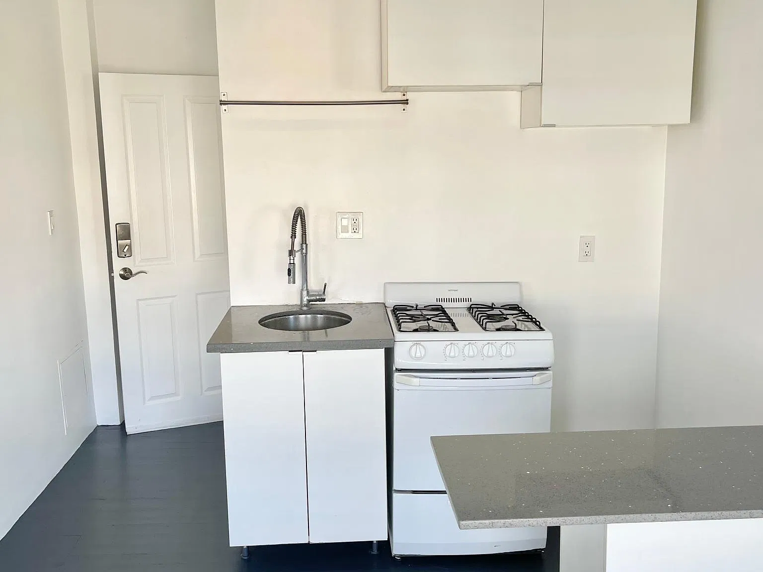 2 bed, 685 sqft, $2,450 — Photo 3