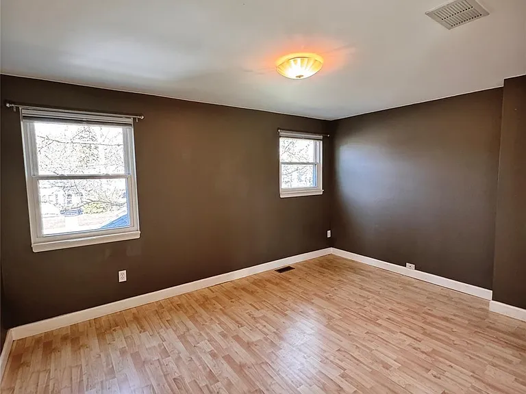 511 S Campbell Rd — Photo 12