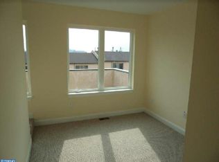 676 N 33rd St, Philadelphia, PA 19104