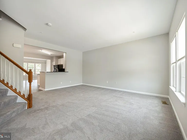 947 Chase Walk — Photo 14