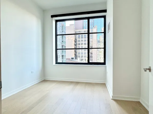 515 West 38th Street image 6 of 20