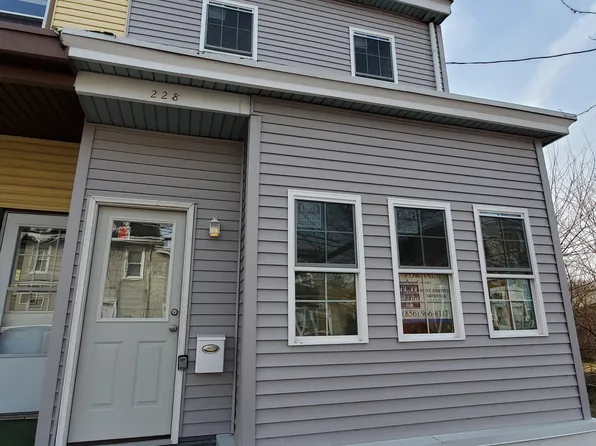 228 Market St, Gloucester City, NJ 08030