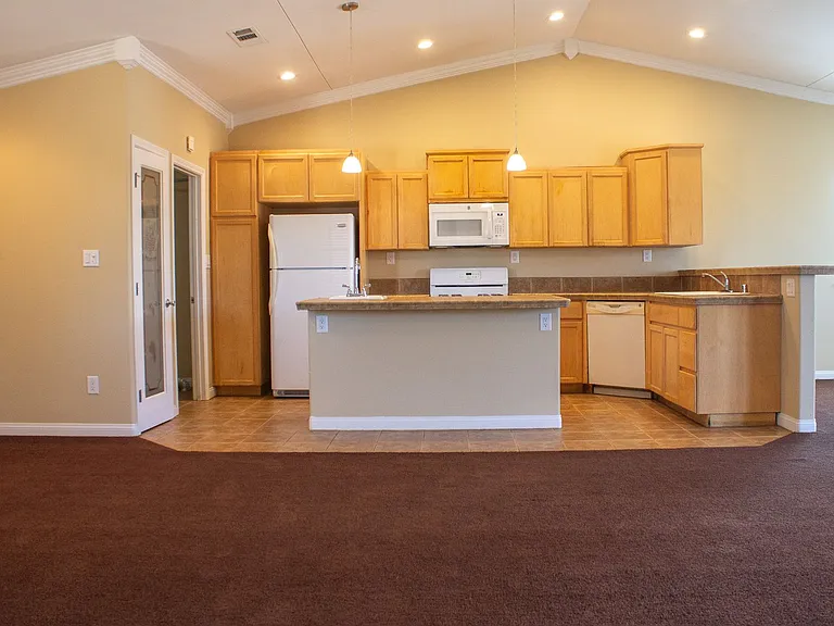8161 Hemlock Ave — Photo 3