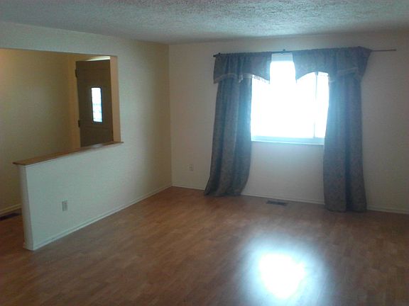 3rd image of 7246 Claircrest Dr
