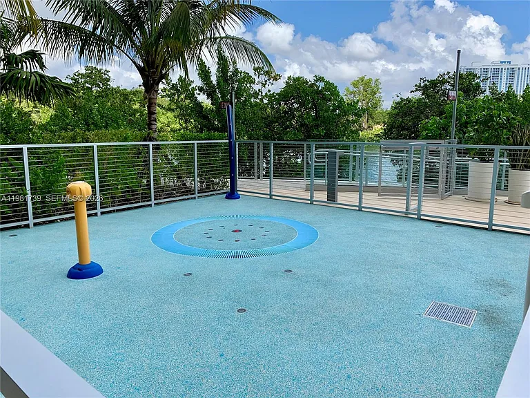 16385 Biscayne Blvd #1104 — Photo 79