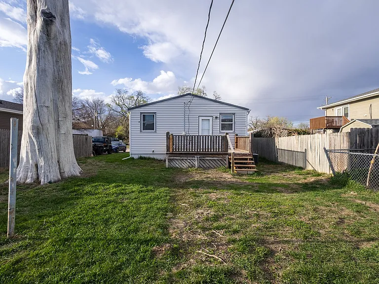 4105 Avenue C — Photo 4
