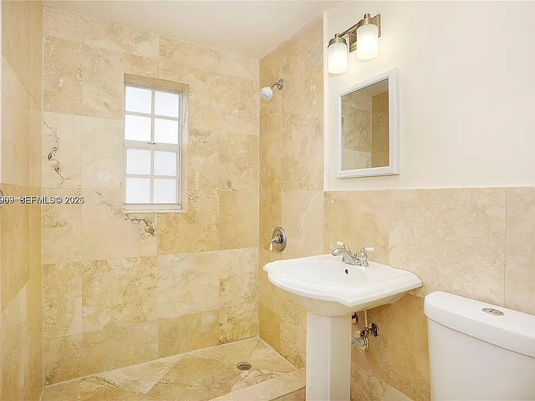 237 Madeira Ave #3 — Photo 31