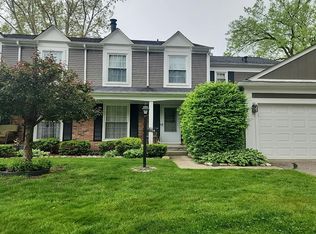 1394 Crescent Ln, Rochester, MI 48306