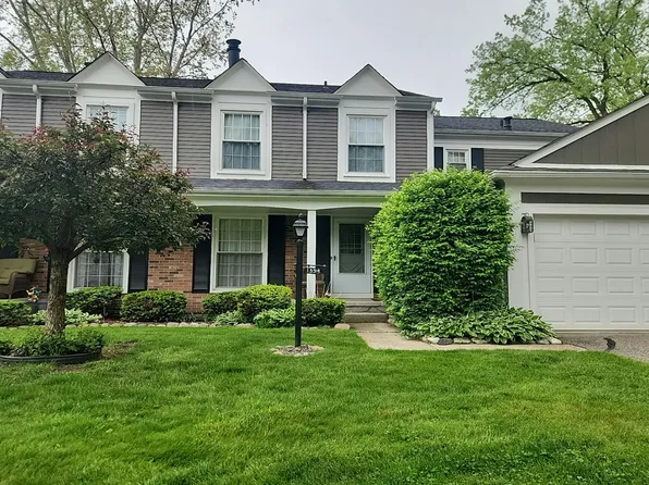 1394 Crescent Ln, Rochester, MI 48306