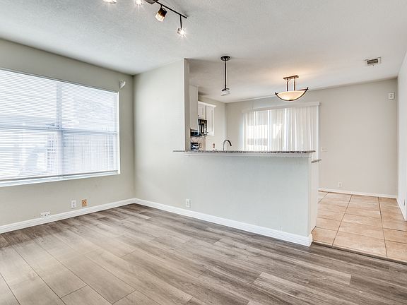 3rd image of 107 Hunter Dr