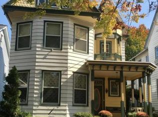 213 S Broad St, Lititz, PA 17543