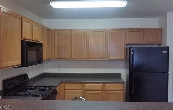 4th image of 3716 Cotswold Ave Unit J