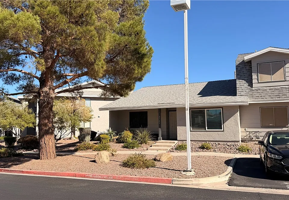 2783 Carnation Ln