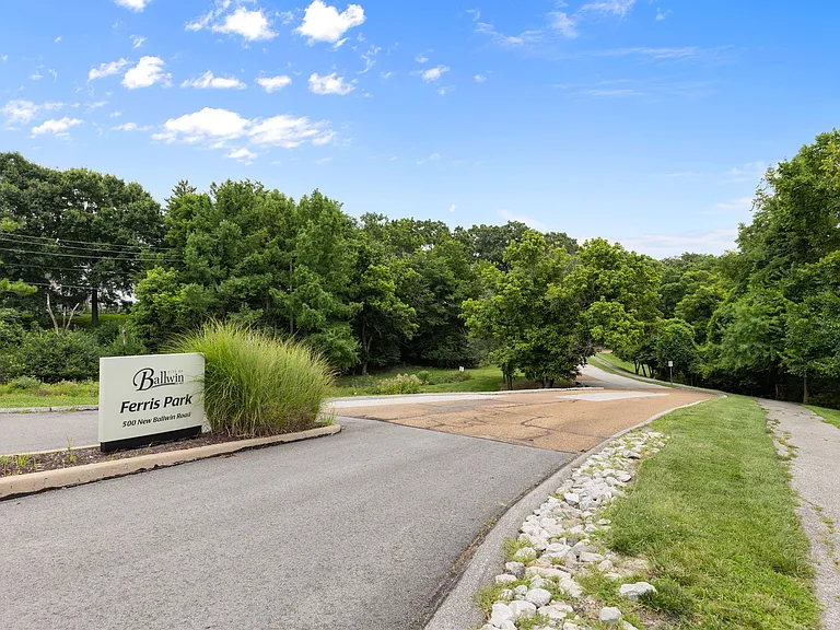 701 Oak Run Ln — Photo 45