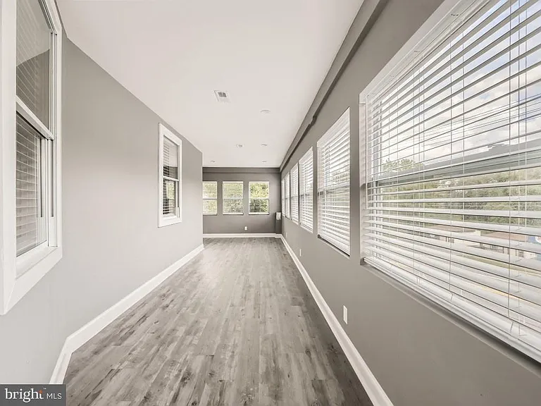 1826 Fairview Ave — Photo 34